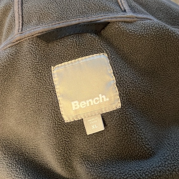 Bench jacket size extra large black outside, gray interior excellent condition - Picture 11 of 12